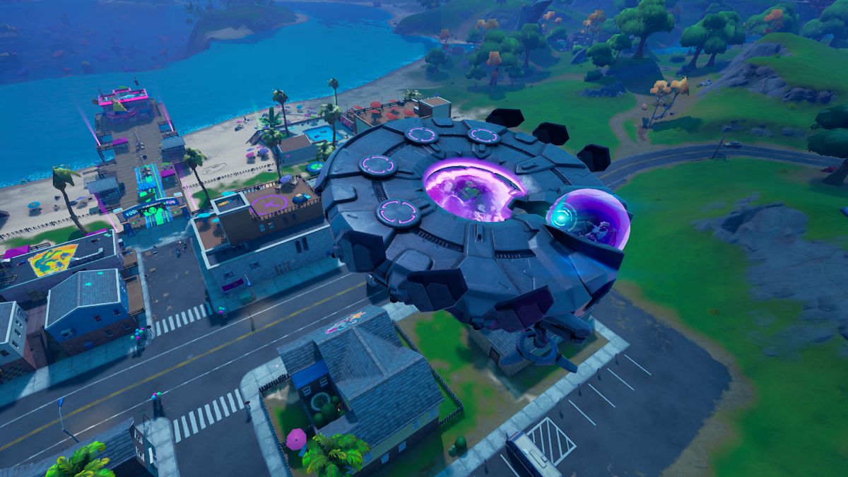 A UFO Flying in Fortnite.