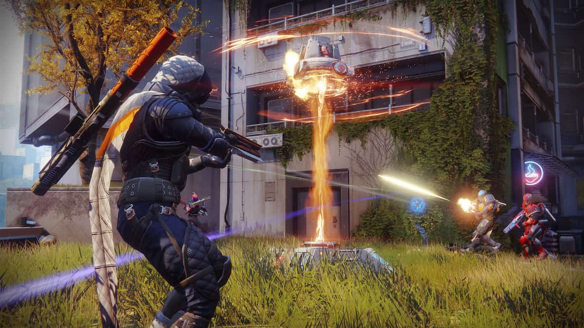 Guardians fighting each other in the Crucible, Destiny 2